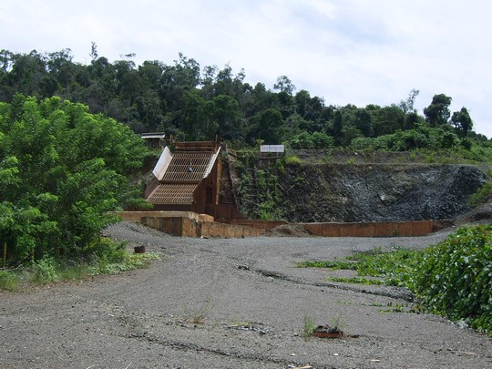 An abandoned village bauxite mine now run by a large mining company / Laurens Bakker Ideals that don’t make money